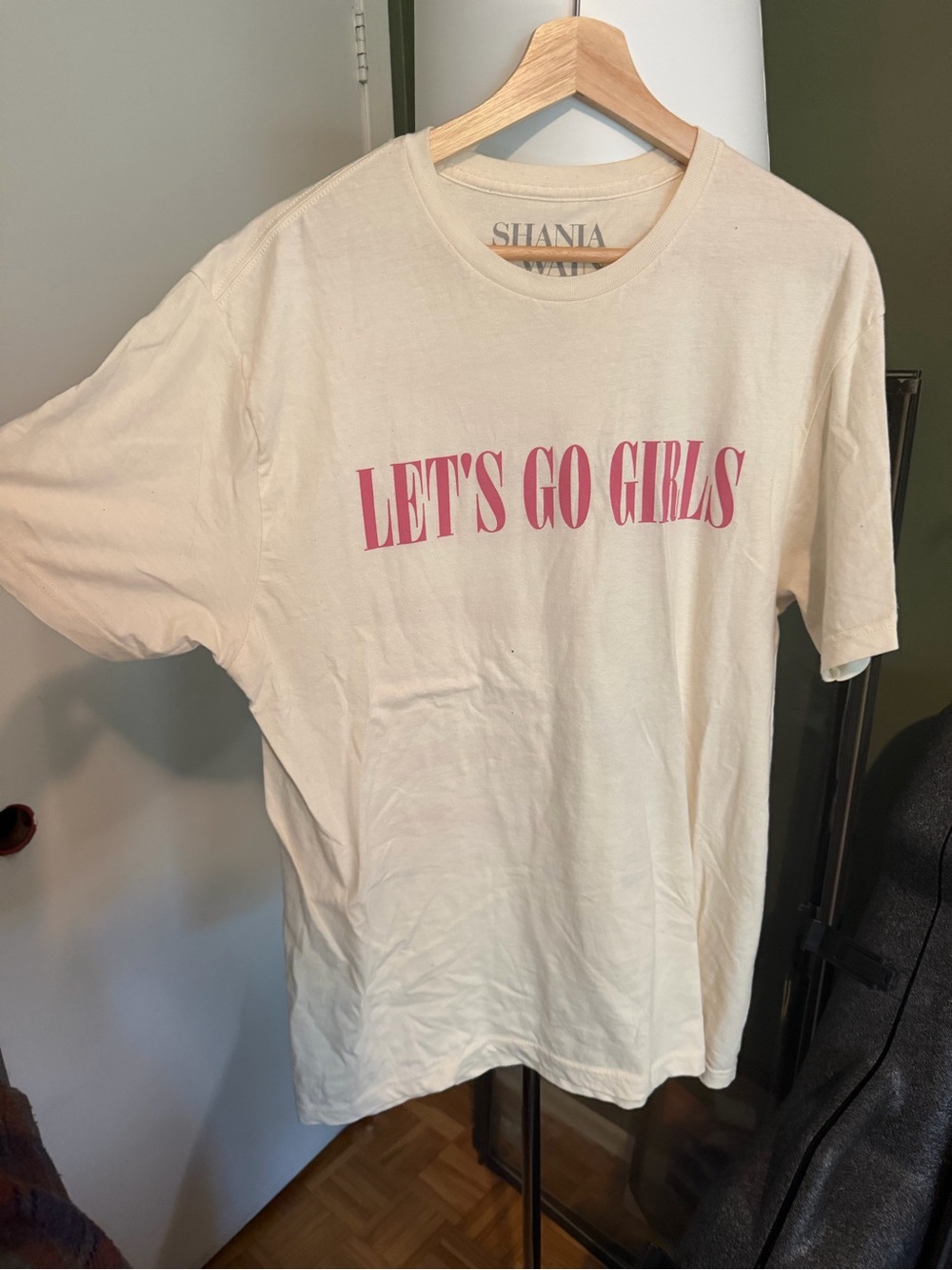 Shania Twain 'Let's Go Girls' Cream Tee with Pink Script